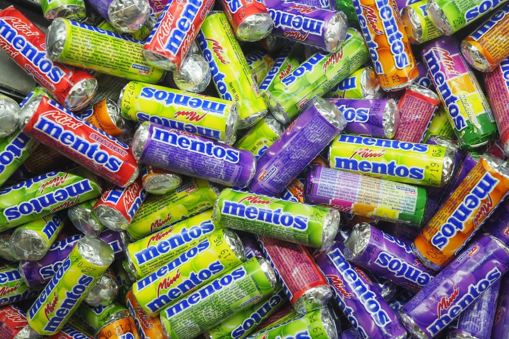 Are Mentos Vegan? All Mint and Gum Flavors Evaluated (2020)